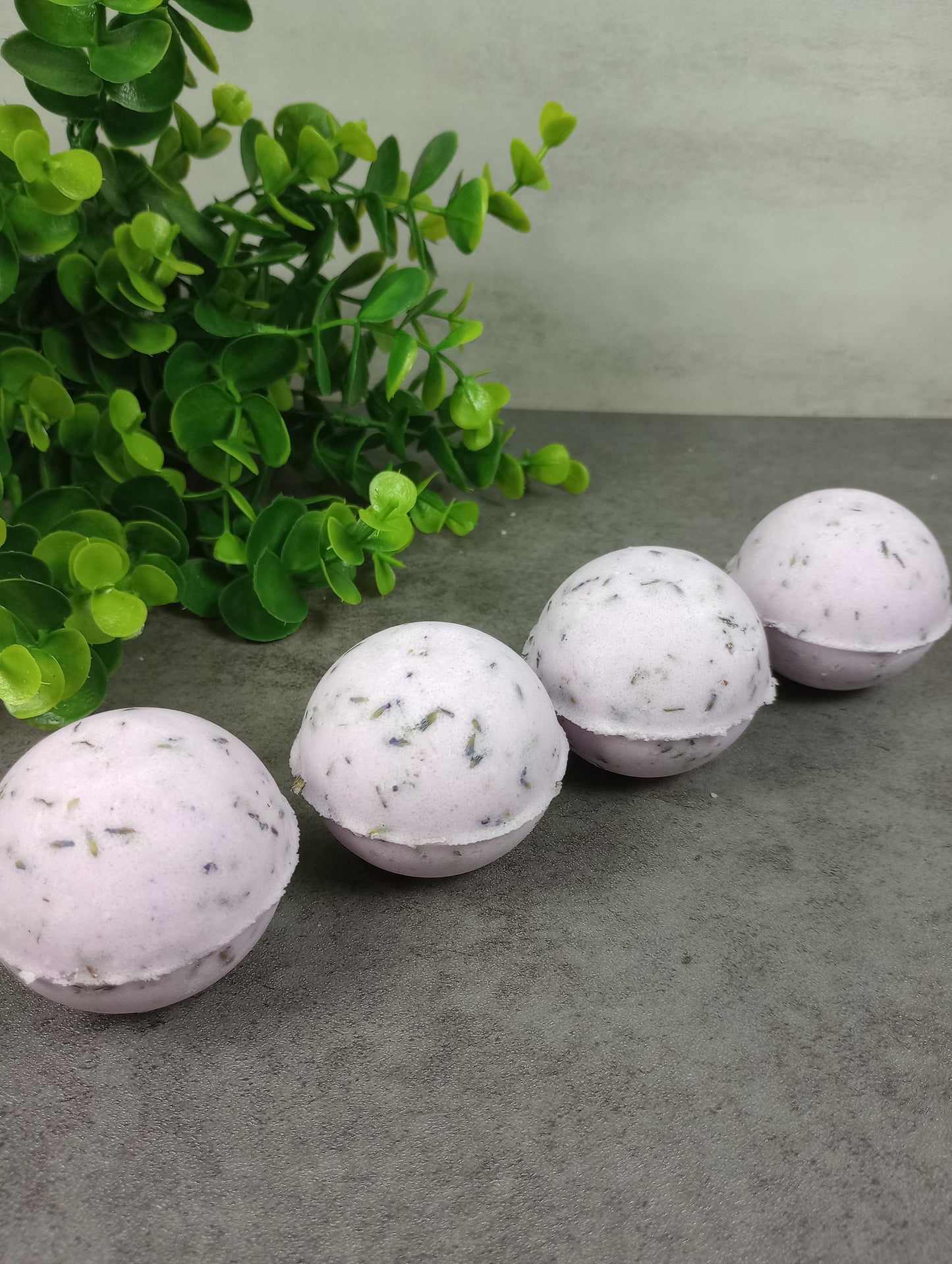 Natural Moisturizing Bath Bombs