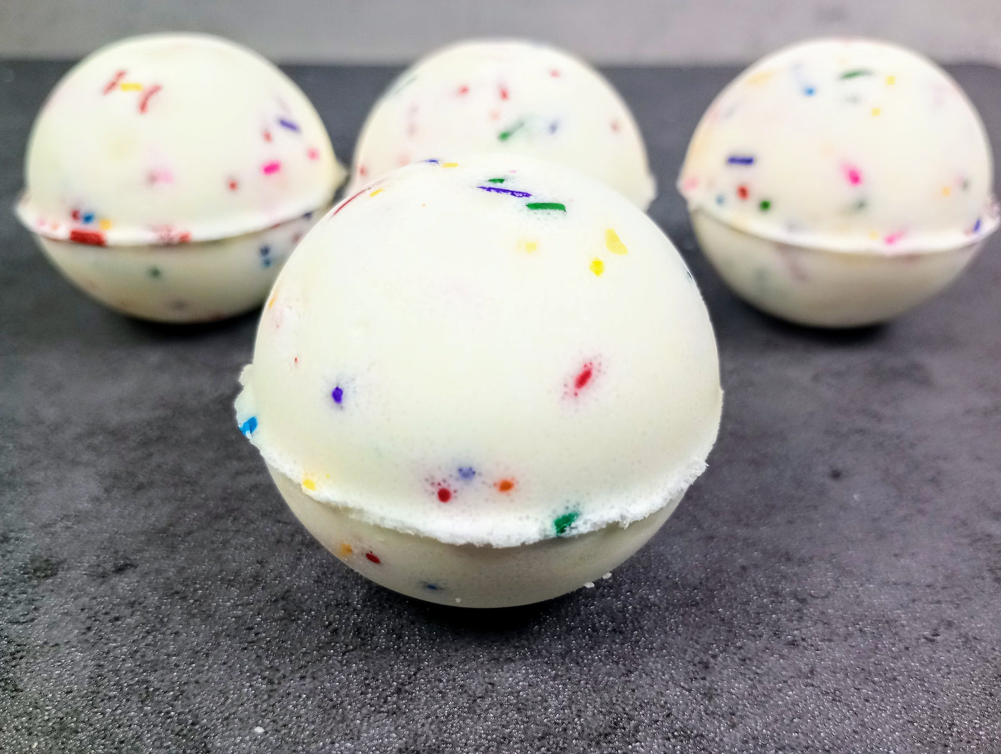 Natural Moisturizing Bath Bombs