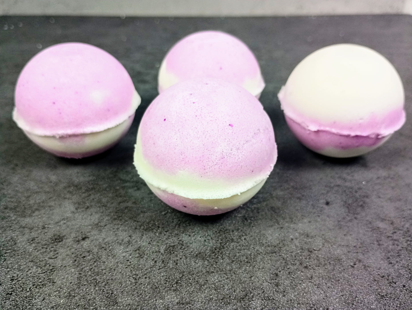 Natural Moisturizing Bath Bombs