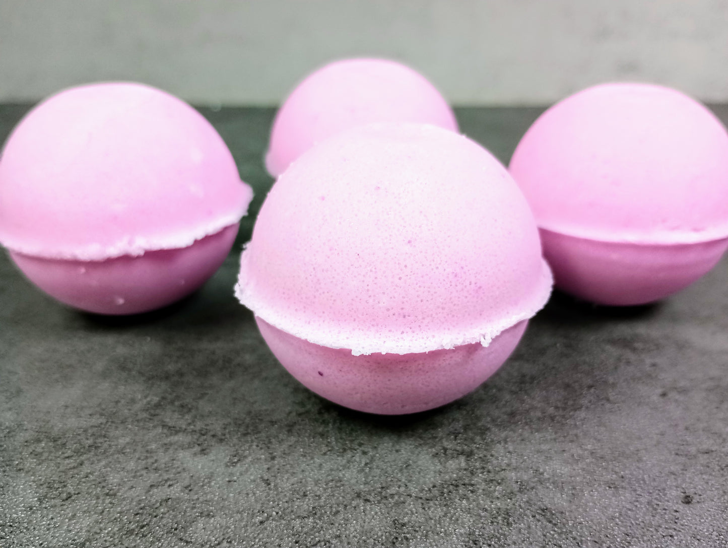 Natural Moisturizing Bath Bombs