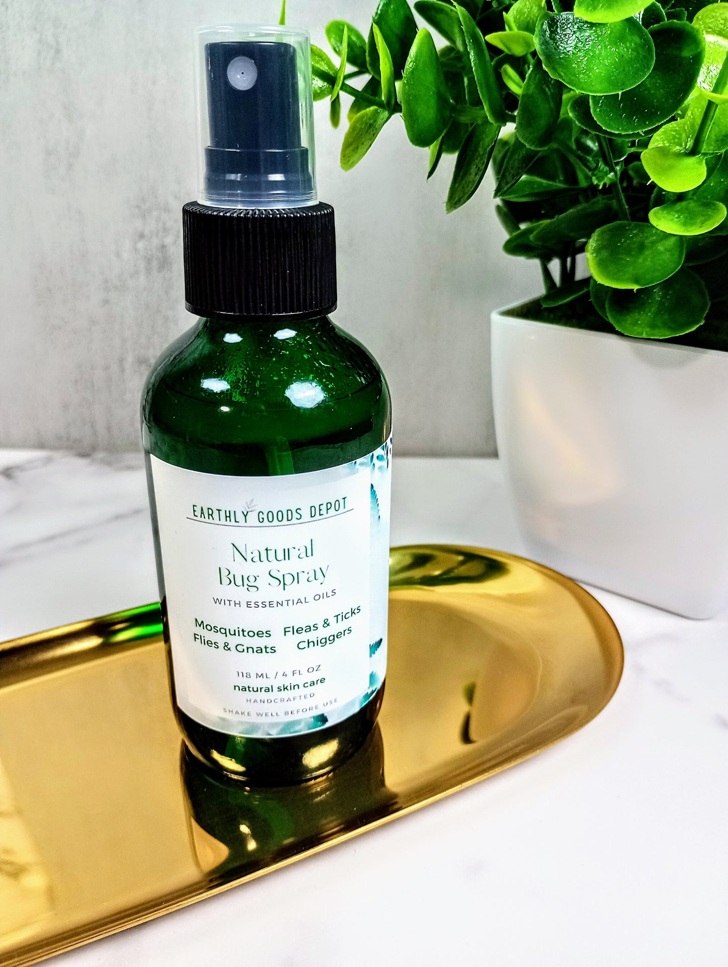 Natural Bug Repellent Spray with Essential Oils